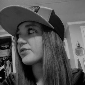 Meet your Posher, Kylee